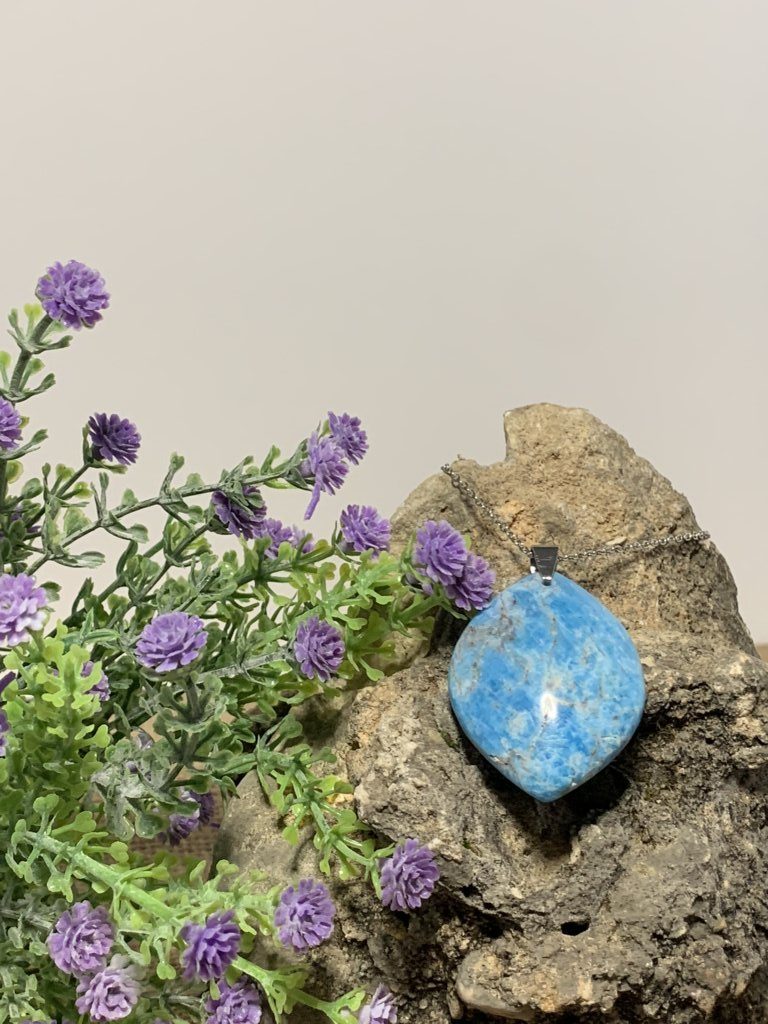 Colgante plano forma libre Apatita Azul